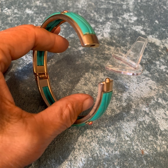 Vintage Green and Red Metal Bangle Bracelet - Picture 4 of 4